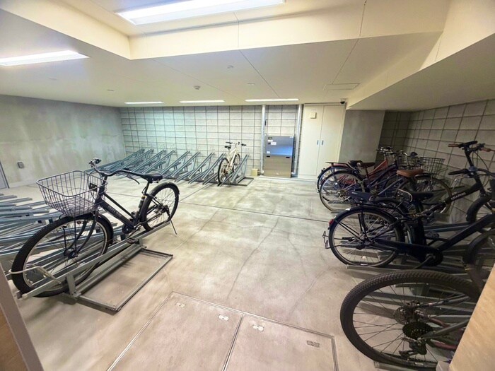 物件外観写真6　(駐輪場)