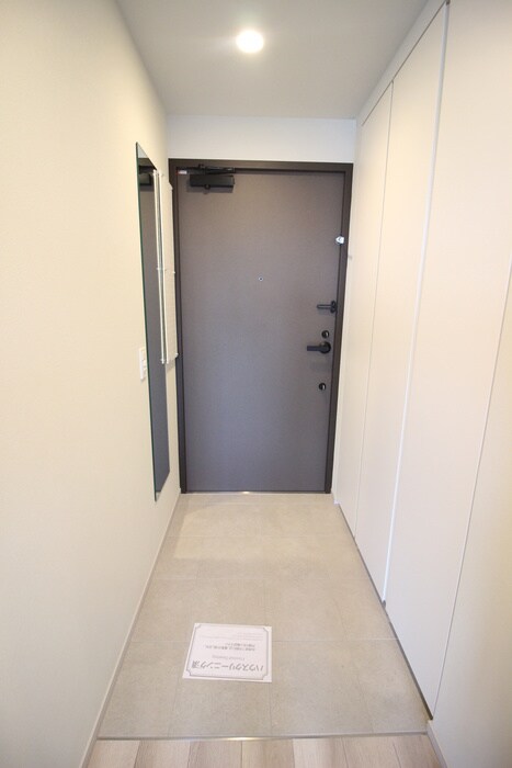 物件内観写真8　(玄関)
