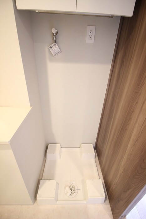 物件内観写真10　(洗濯機置場)