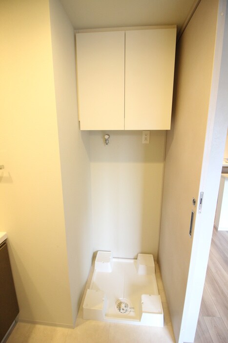 物件内観写真16　(洗濯機置場)