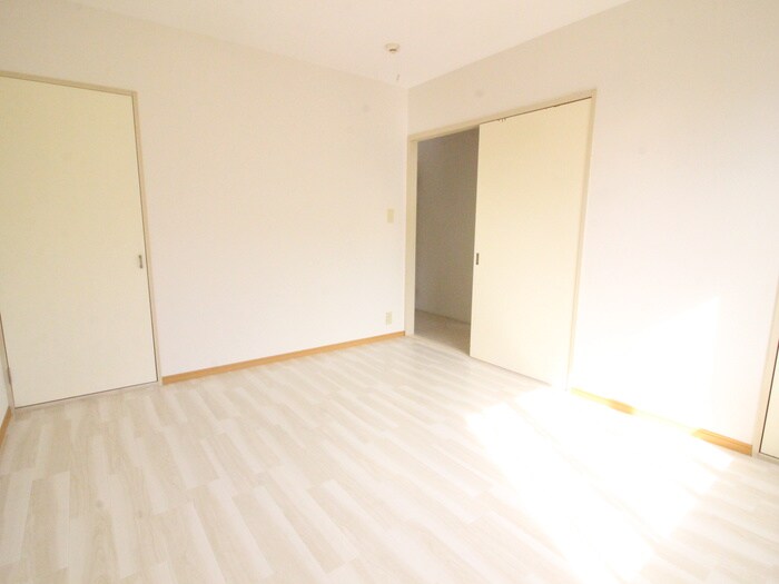 物件内観写真15　(居室)