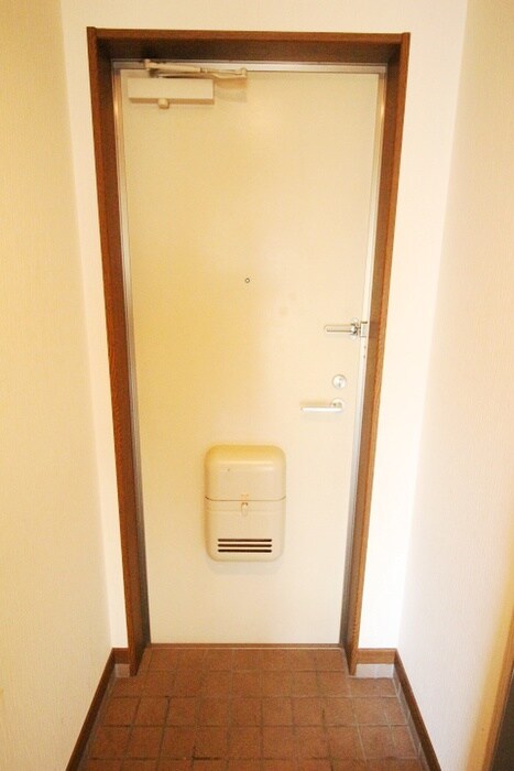 物件内観写真16　(玄関)