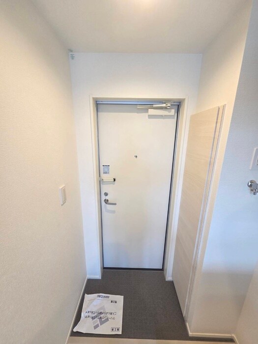 物件内観写真7　(玄関)