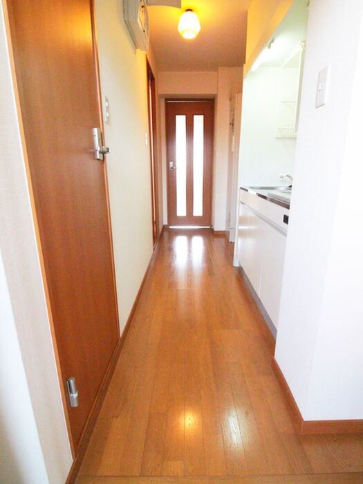 物件内観写真14　(玄関)