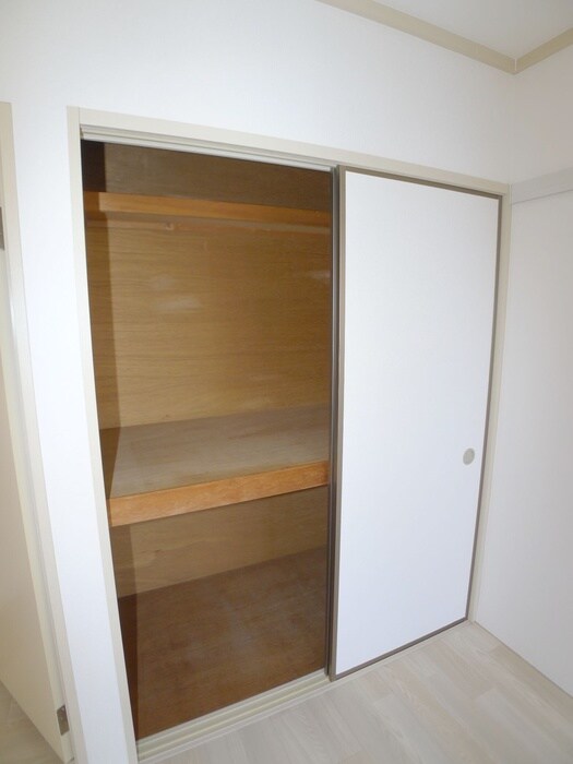 物件内観写真15　(収納)