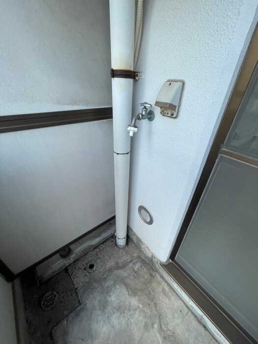 物件内観写真16　(洗濯機置場)