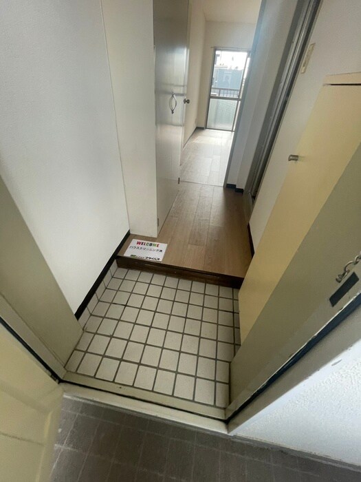 物件内観写真18　(玄関)