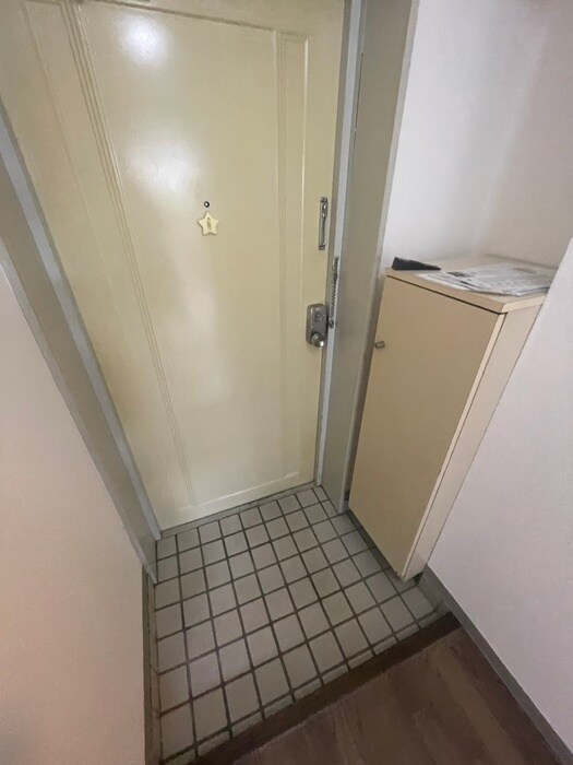 物件内観写真18　(玄関)