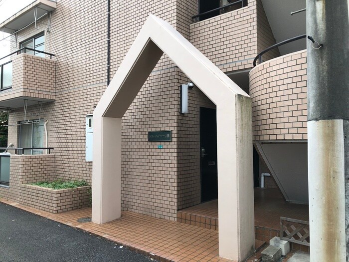 物件外観写真4　(エントランス部分)