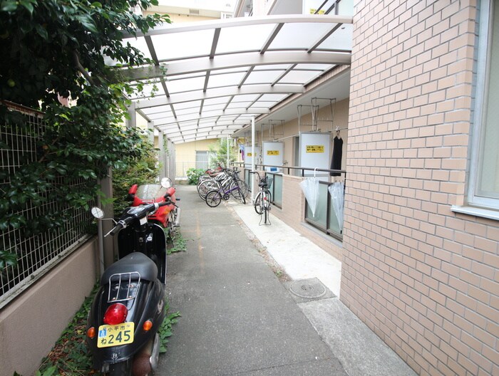 物件外観写真6　(駐輪場)