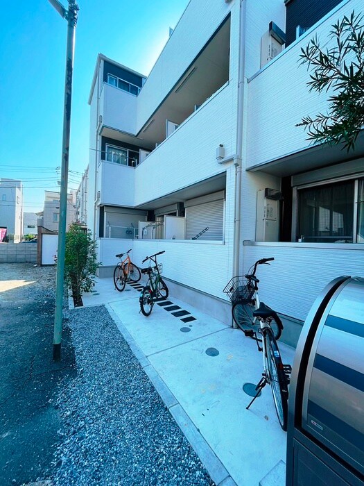 物件外観写真5　(駐輪場)