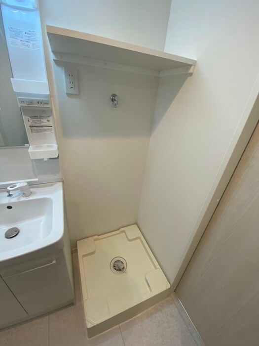 物件内観写真12　(洗濯機置場)