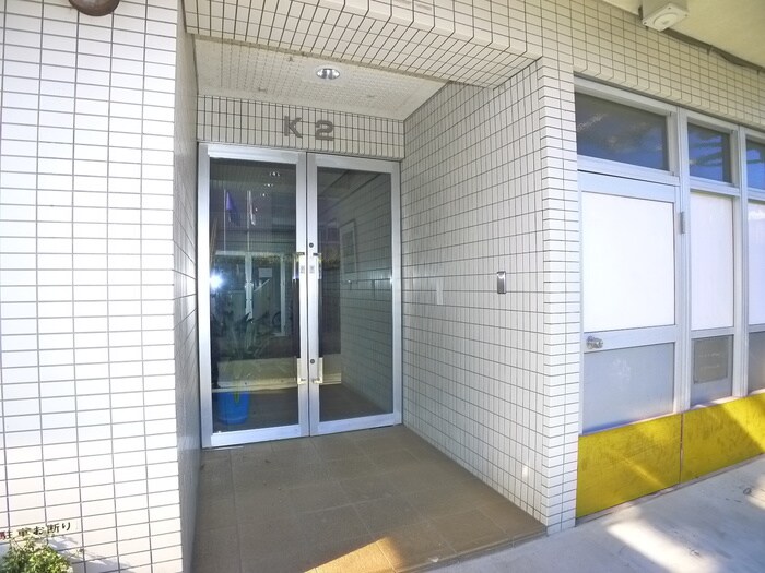 物件外観写真4　(エントランス部分)