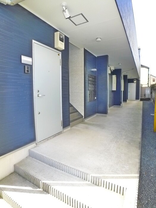 物件外観写真6　(エントランス部分)