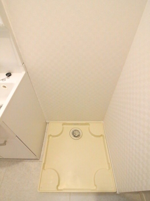 物件内観写真12　(洗濯機置場)