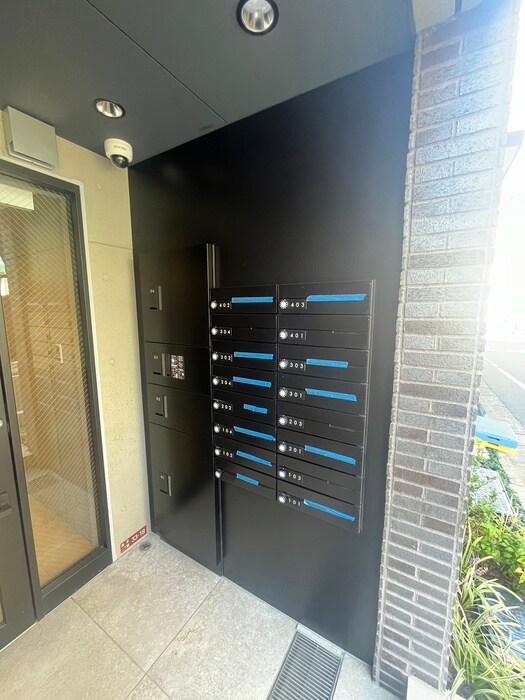 物件外観写真5　(エントランス部分)