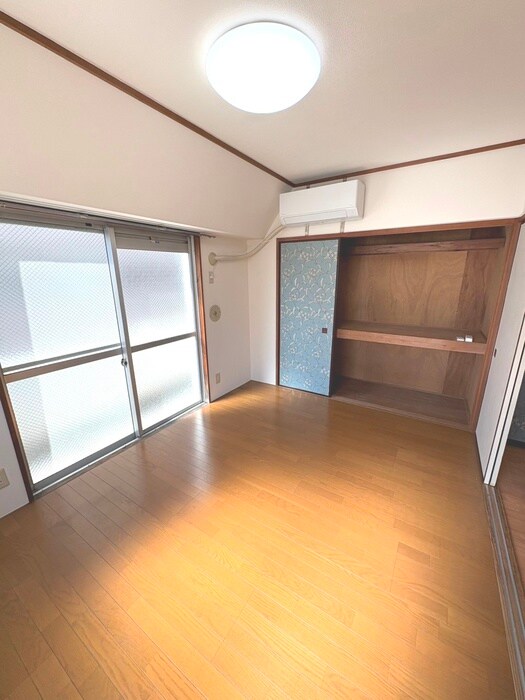 物件内観写真8　(居室)