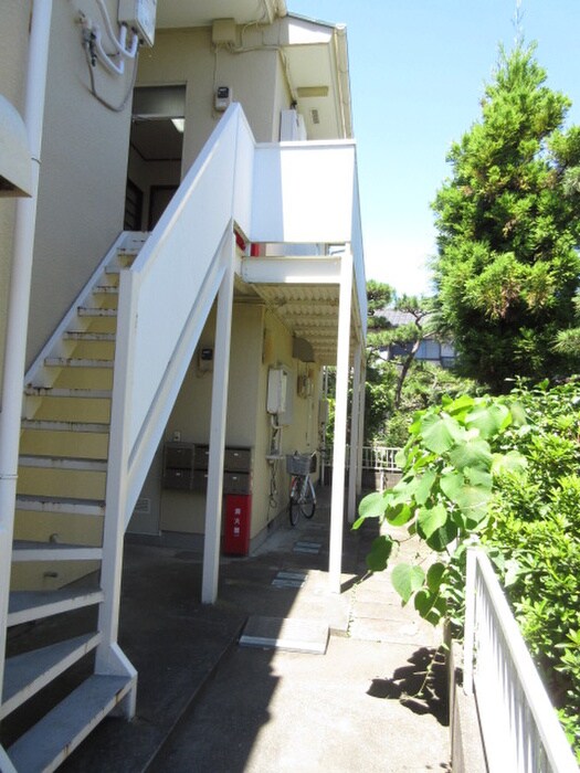 物件外観写真2　(エントランス部分)