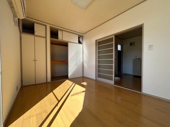 物件内観写真9　(居室)