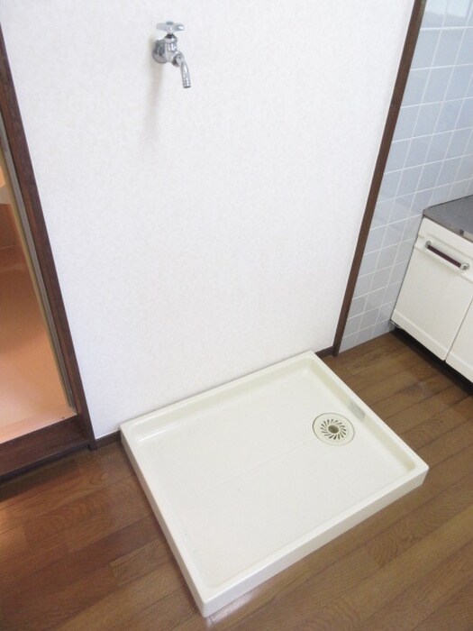 物件内観写真14　(洗濯機置場)