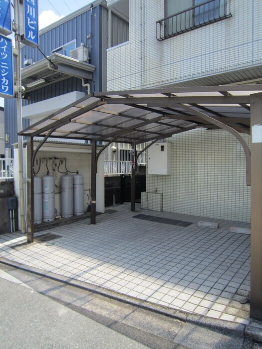 物件外観写真4　(駐車場)