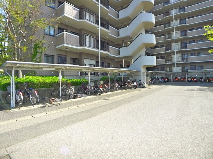 物件外観写真4　(駐輪場)