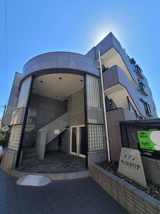 物件外観写真1　(エントランス部分)