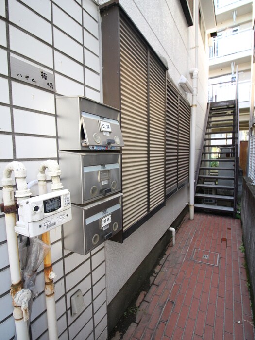 物件外観写真6　(エントランス部分)