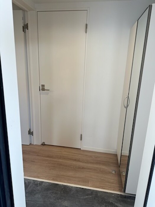 物件内観写真15　(玄関)