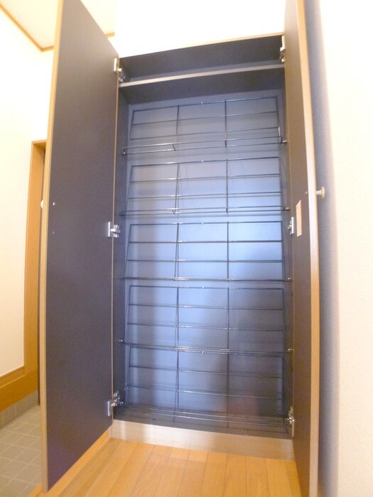 物件内観写真12　(靴箱)