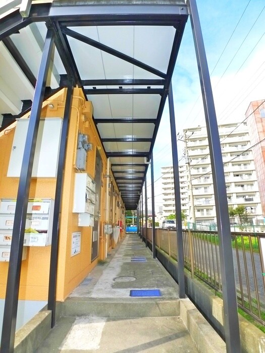 物件外観写真4　(エントランス部分)