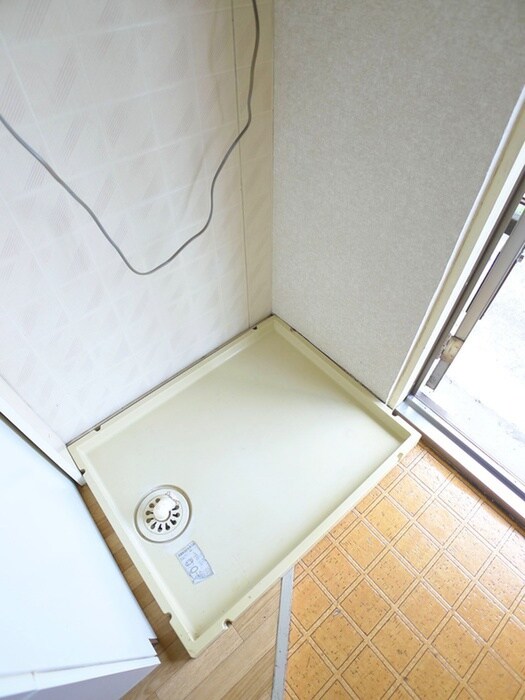 物件内観写真14　(洗濯機置場)