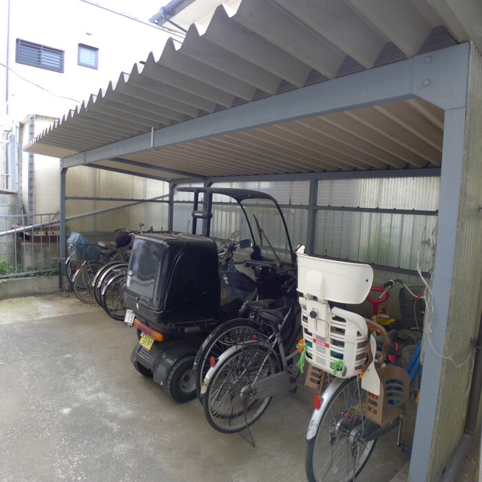 物件外観写真5　(駐輪場)