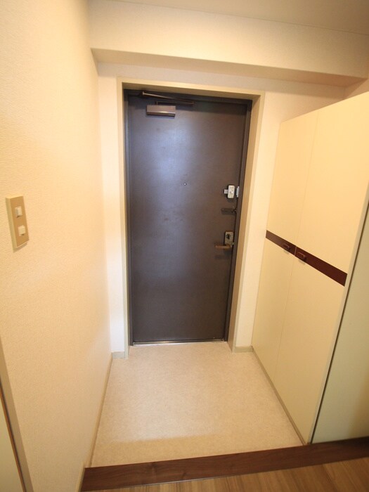 物件内観写真18　(玄関)
