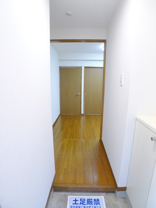 物件内観写真12　(玄関)