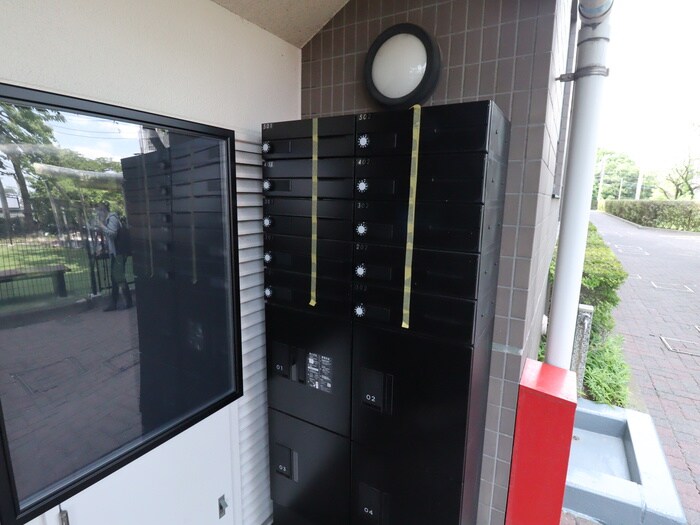 物件外観写真6　(エントランス部分)