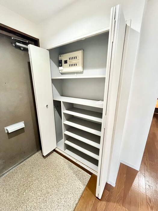 物件内観写真17　(靴箱)