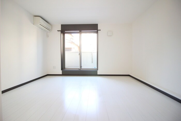 物件内観写真3　(居室)