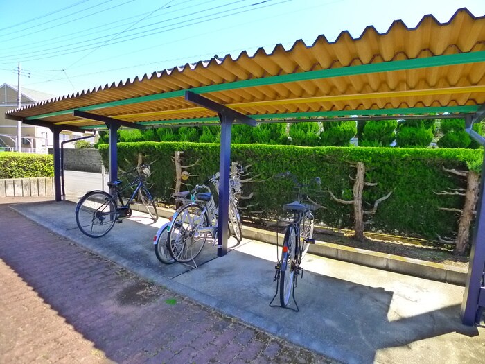 物件外観写真5　(駐輪場)