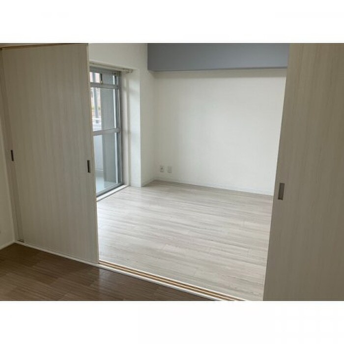 物件内観写真20　(室内からの展望)