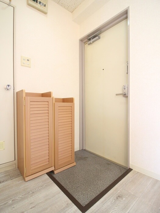 物件内観写真10　(玄関)