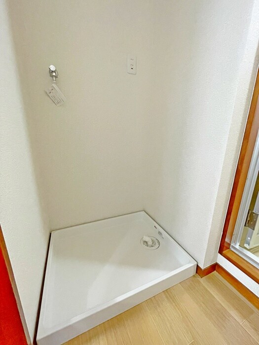 物件内観写真18　(洗濯機置場)