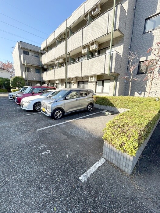 物件外観写真4　(駐車場)