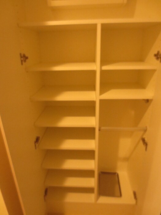 物件内観写真12　(靴箱)