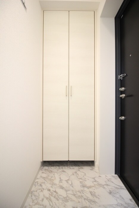 物件内観写真17　(玄関)