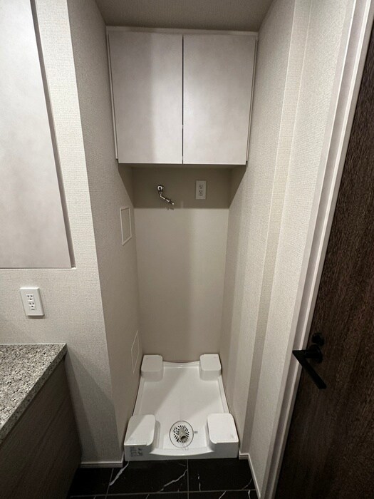 物件内観写真15　(洗濯機置場)