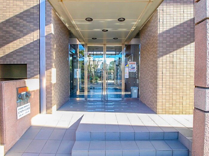 物件外観写真4　(エントランス部分)