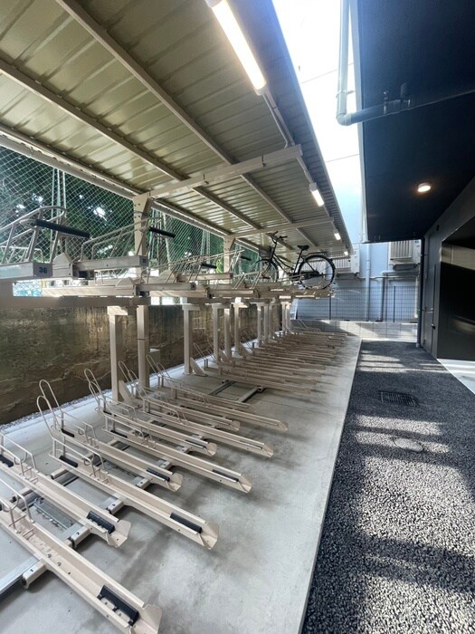 物件外観写真5　(駐輪場)