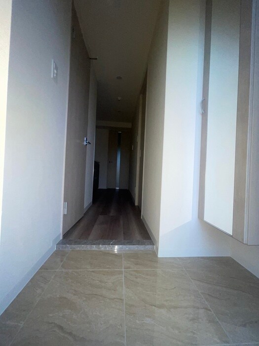 物件内観写真16　(玄関)