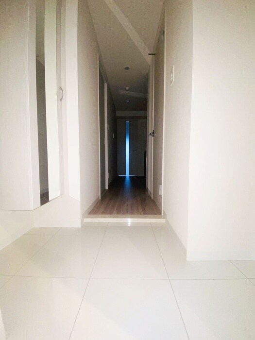 物件内観写真17　(玄関)